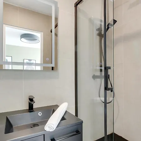 Modern And Air-conditioned In The Heart Of Le Marais Parigi